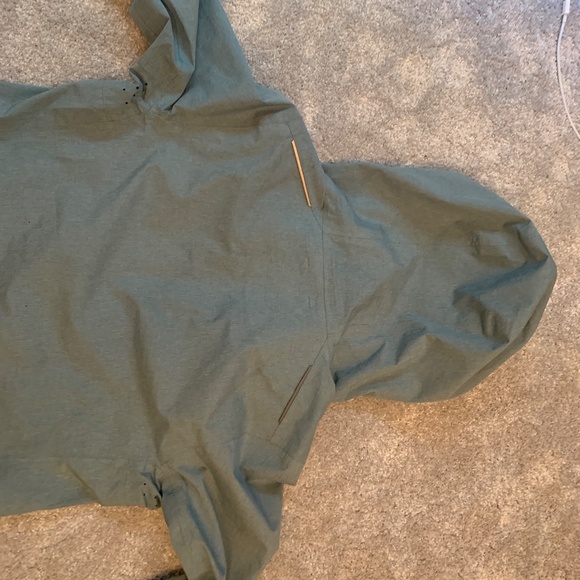 Chrome Industries Storm Signal women's bike jacket - Picture 3 of 9